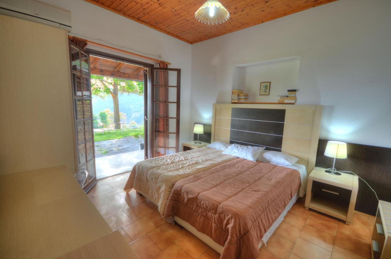 Anna Pension Liapades Exterior foto