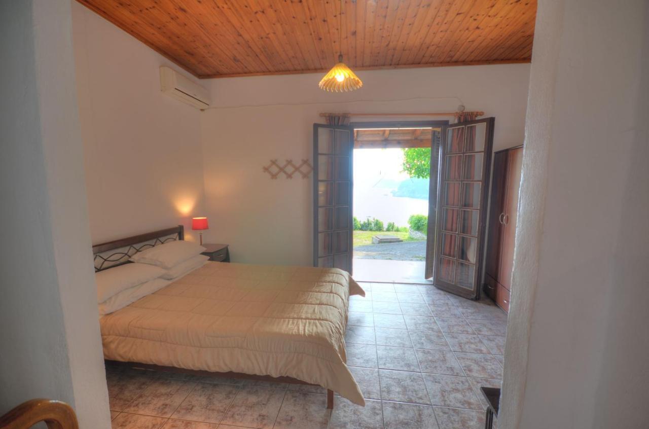 Anna Pension Liapades Exterior foto